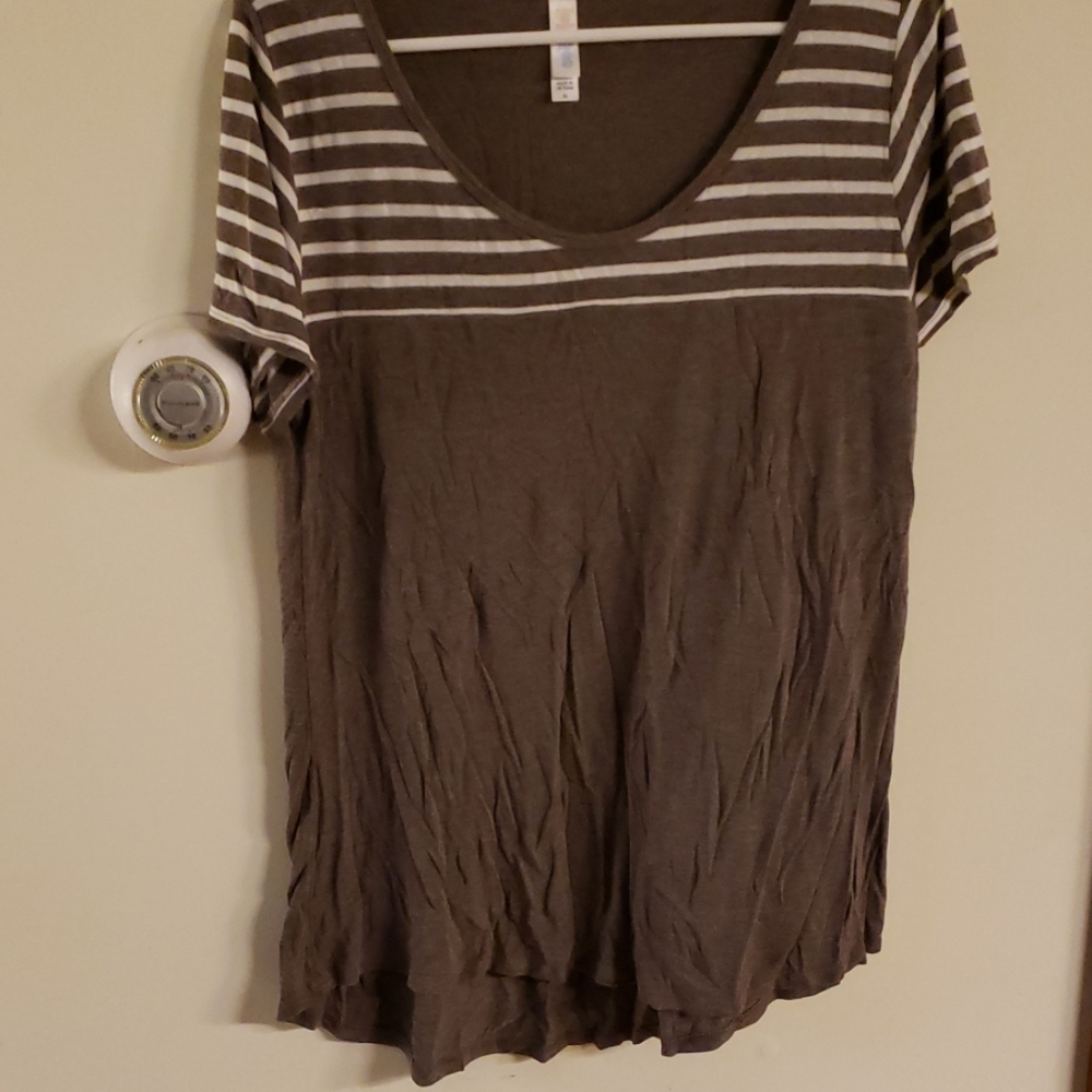 Lularoe Classic Tee